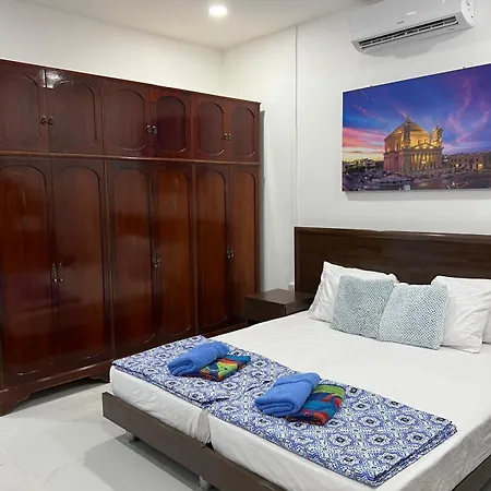 Sun And Sea * Santa Vennera